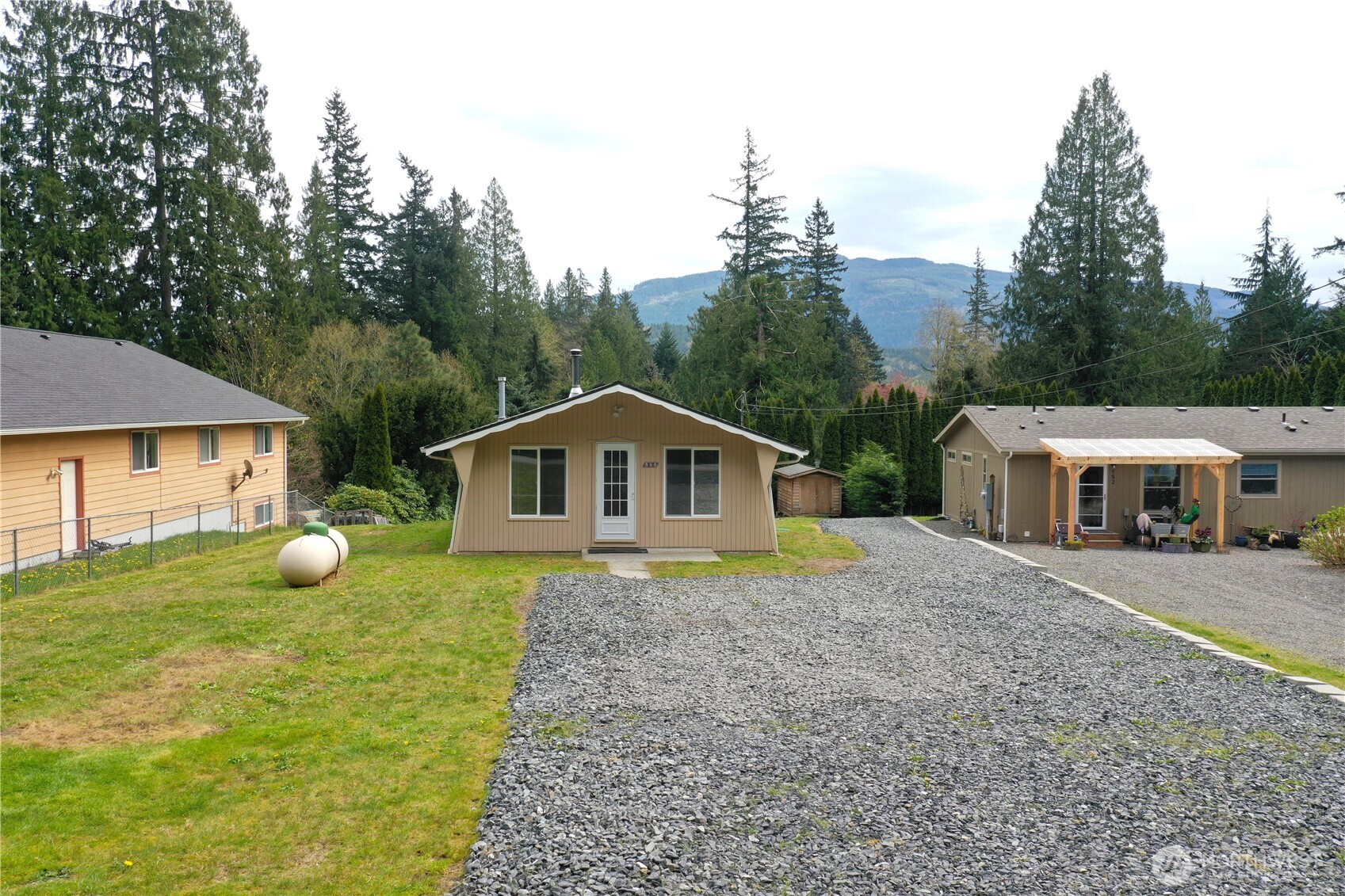 580 Summit Place Property Photo 3