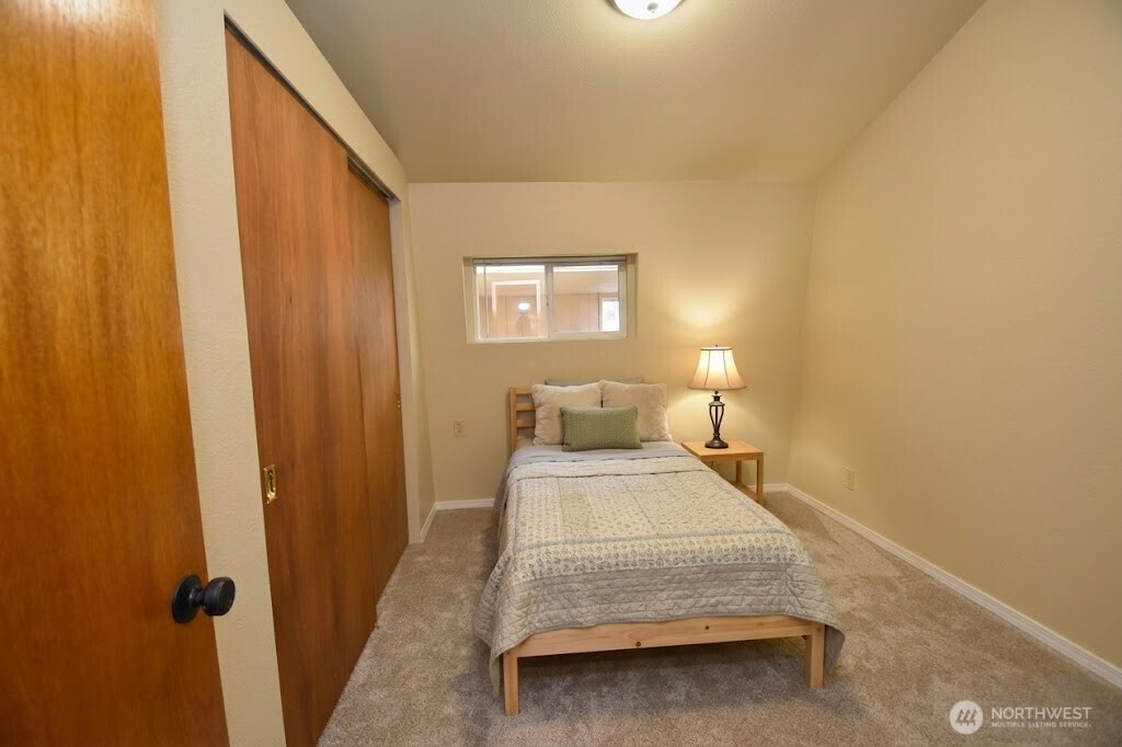 580 Summit Place Property Photo 10
