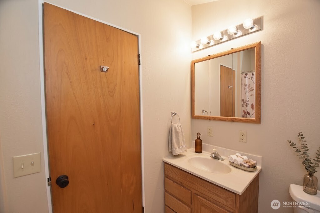580 Summit Place Property Photo 11