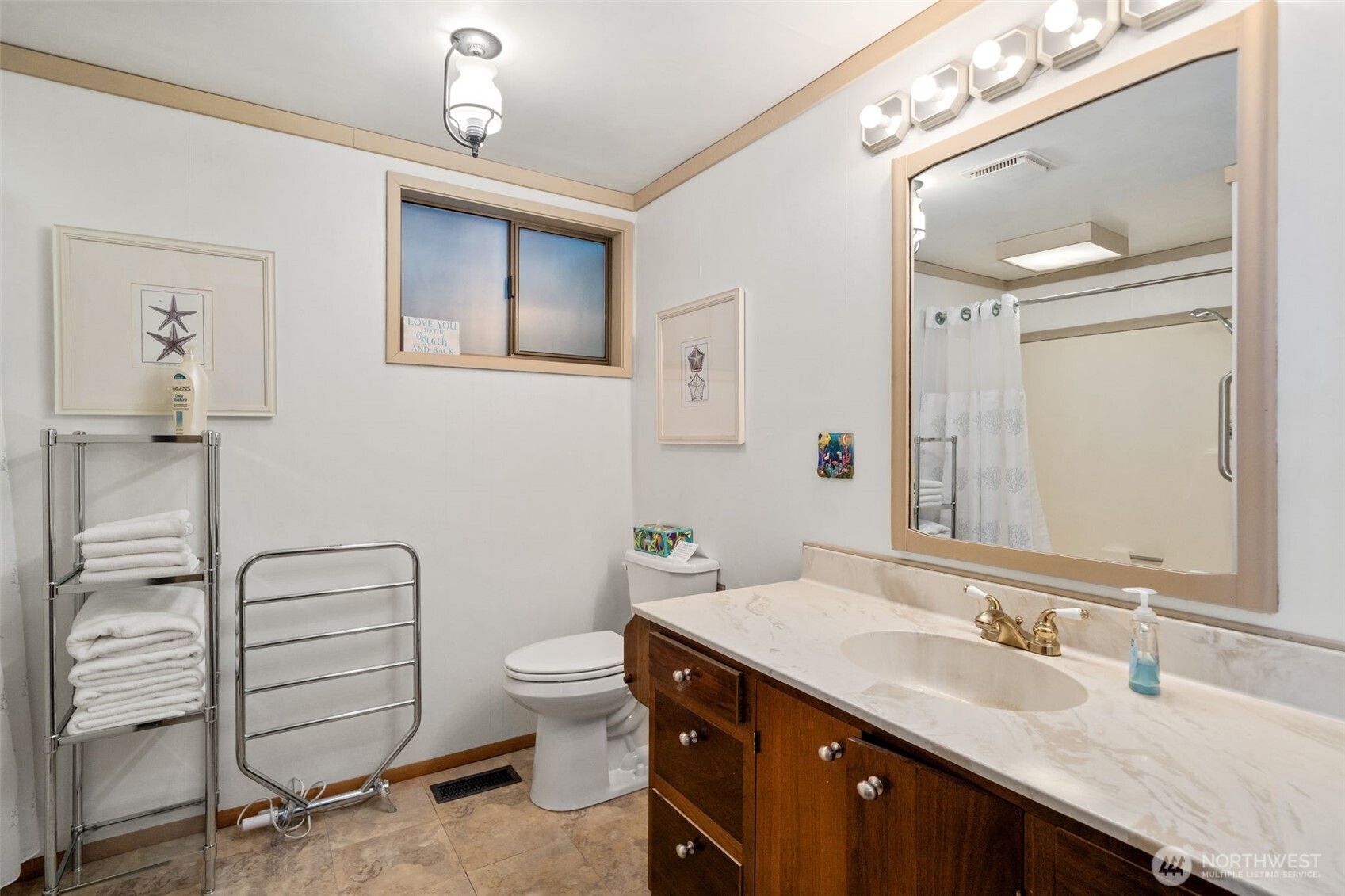 362 E Pointes Drive Property Photo 18
