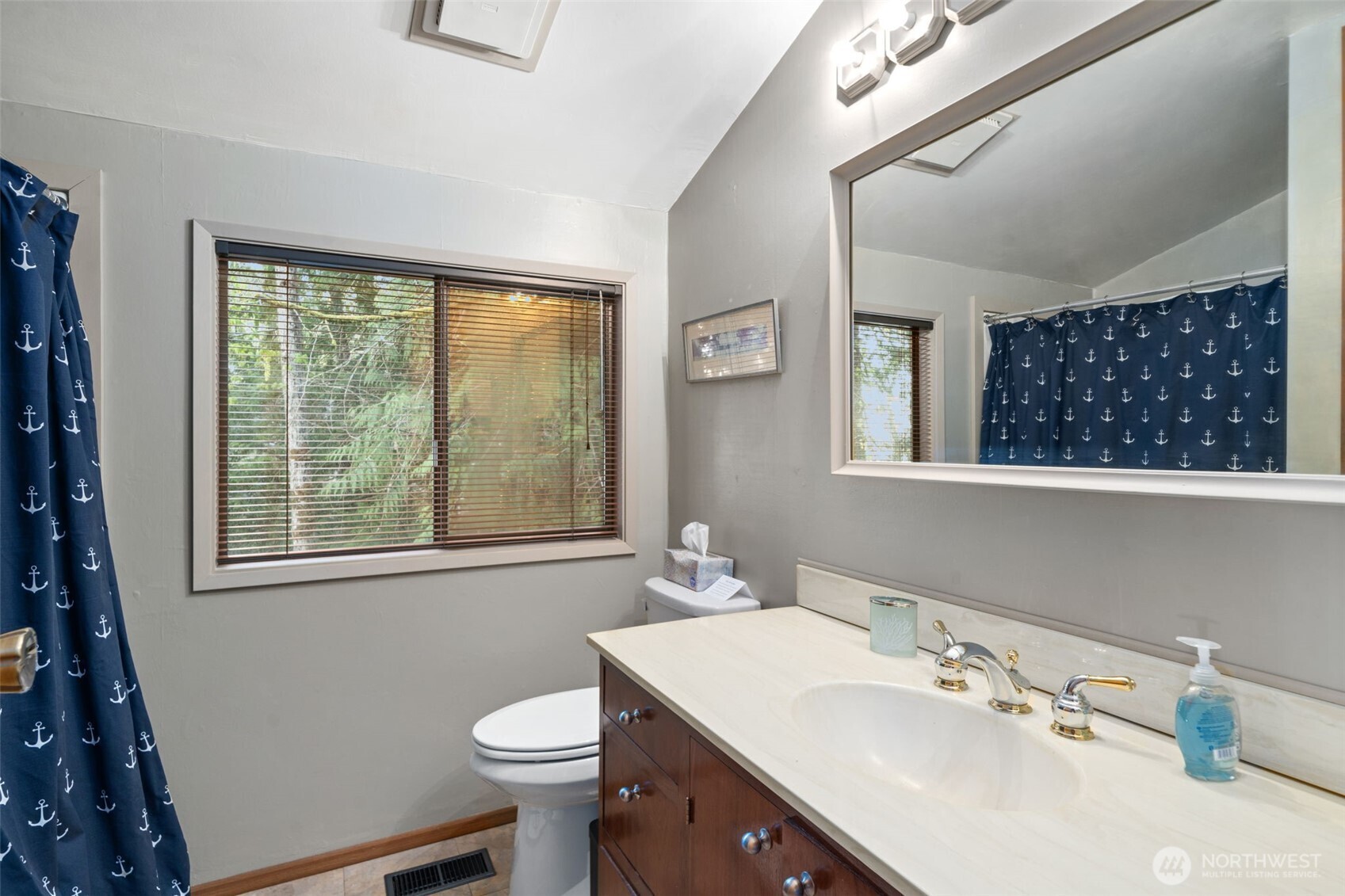 362 E Pointes Drive Property Photo 25