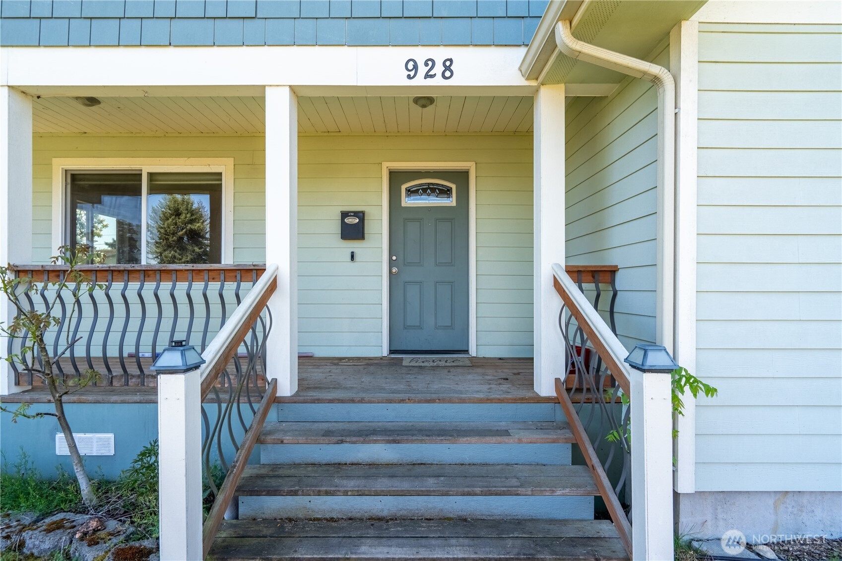 928 W Cherry Street Property Photo 4