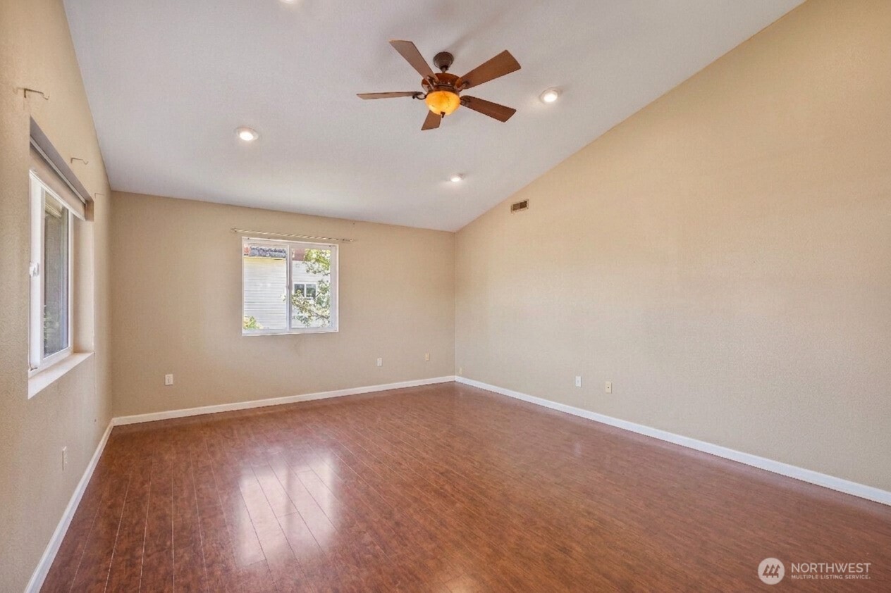 928 W Cherry Street Property Photo 8