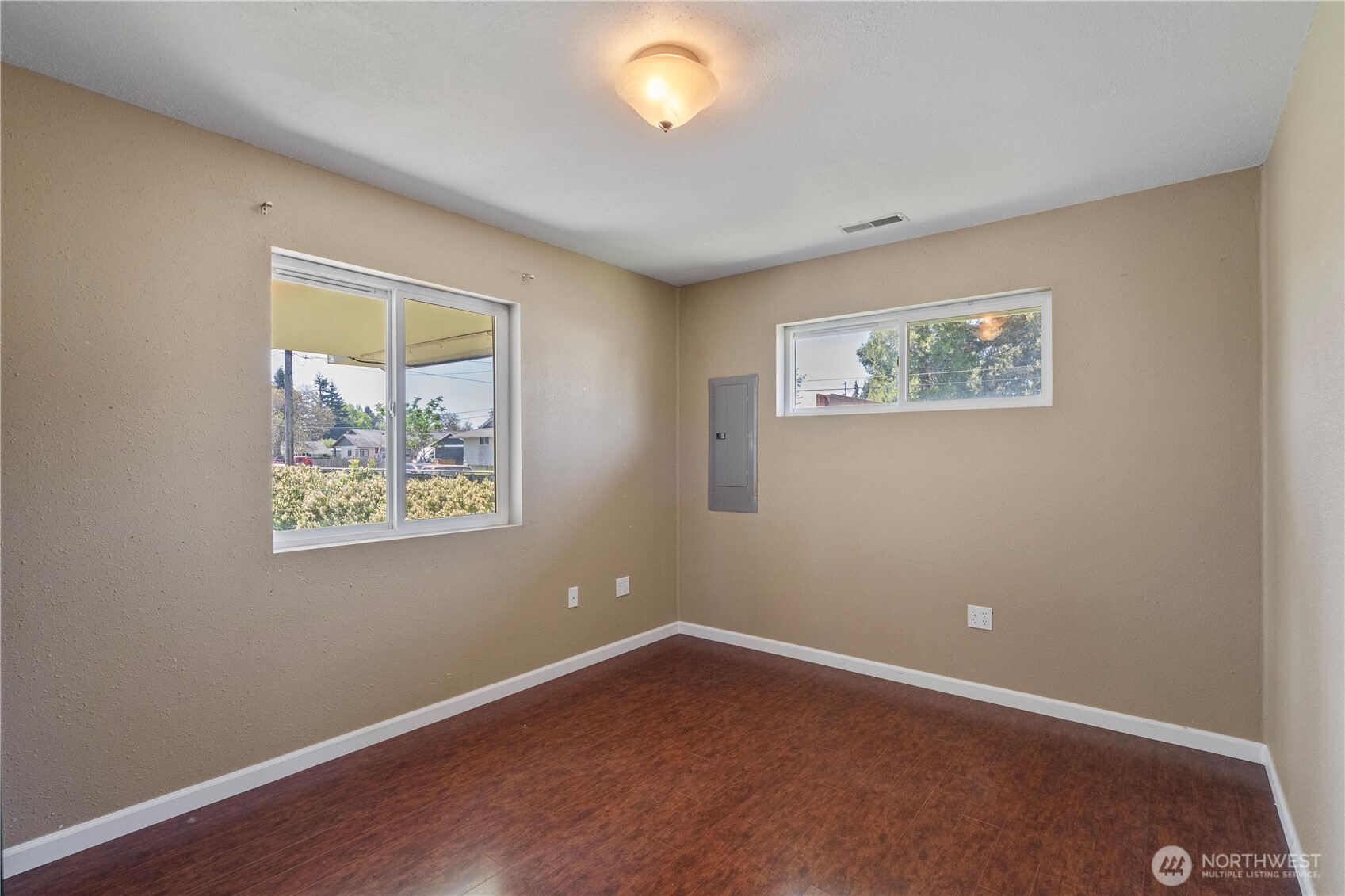 928 W Cherry Street Property Photo 20