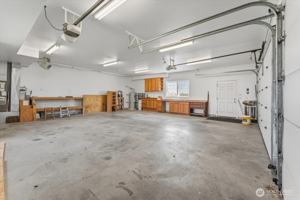 1190 Summit Boulevard Property Photo 35