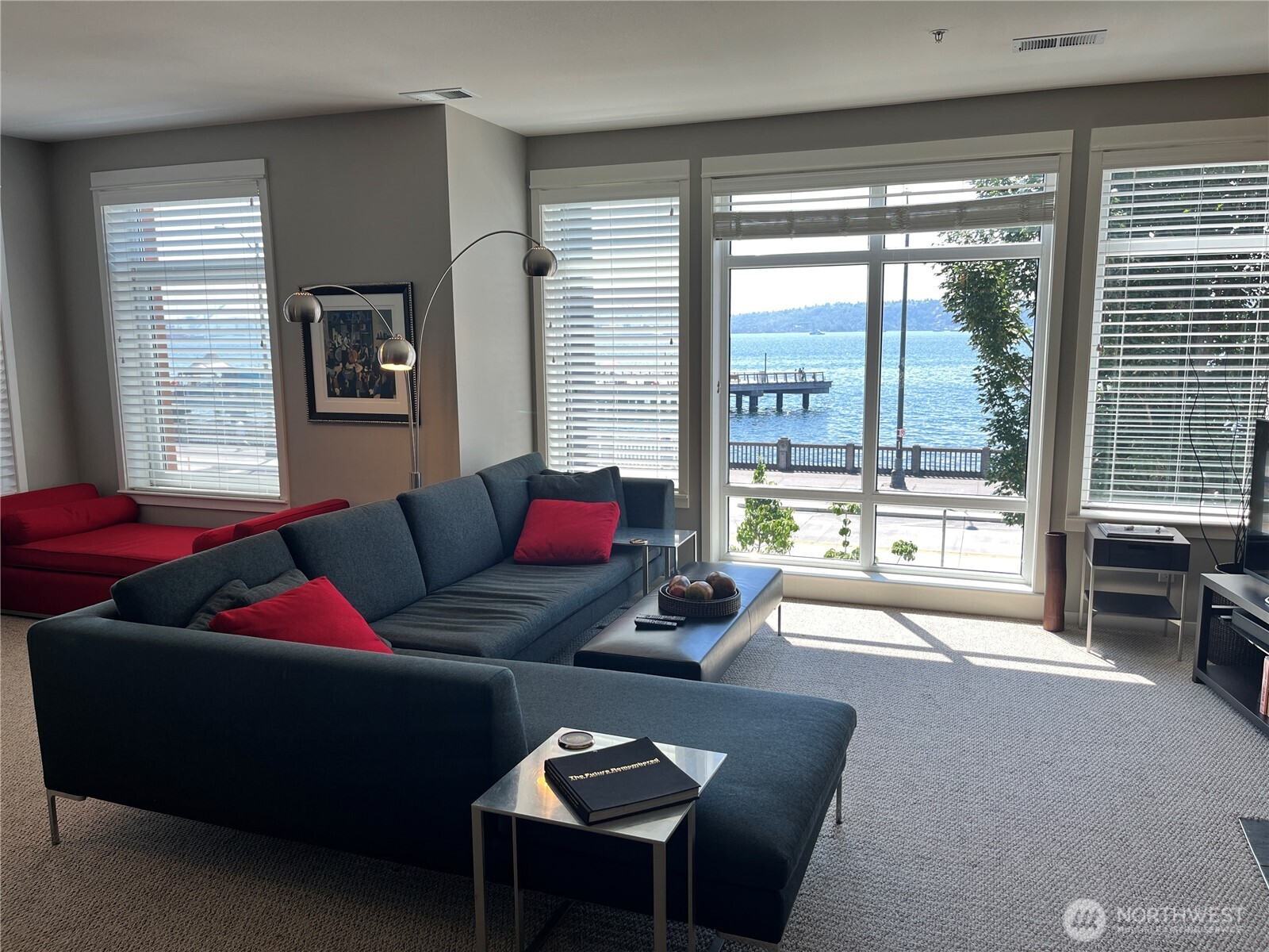 1950 Alaskan Way 227 Property Photo 1