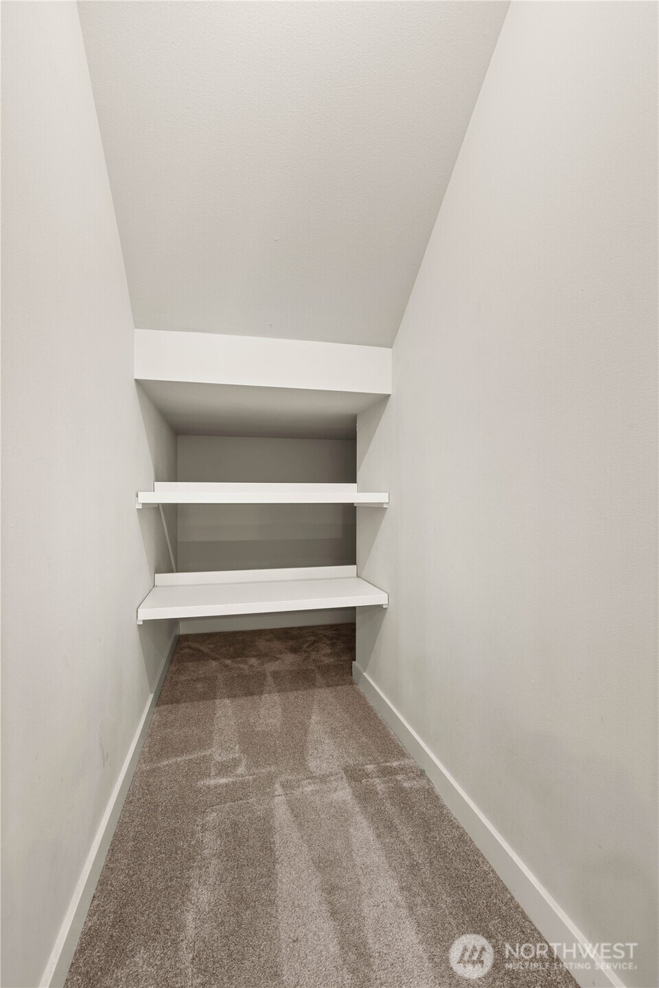 22407 Basin View Court Property Photo 8