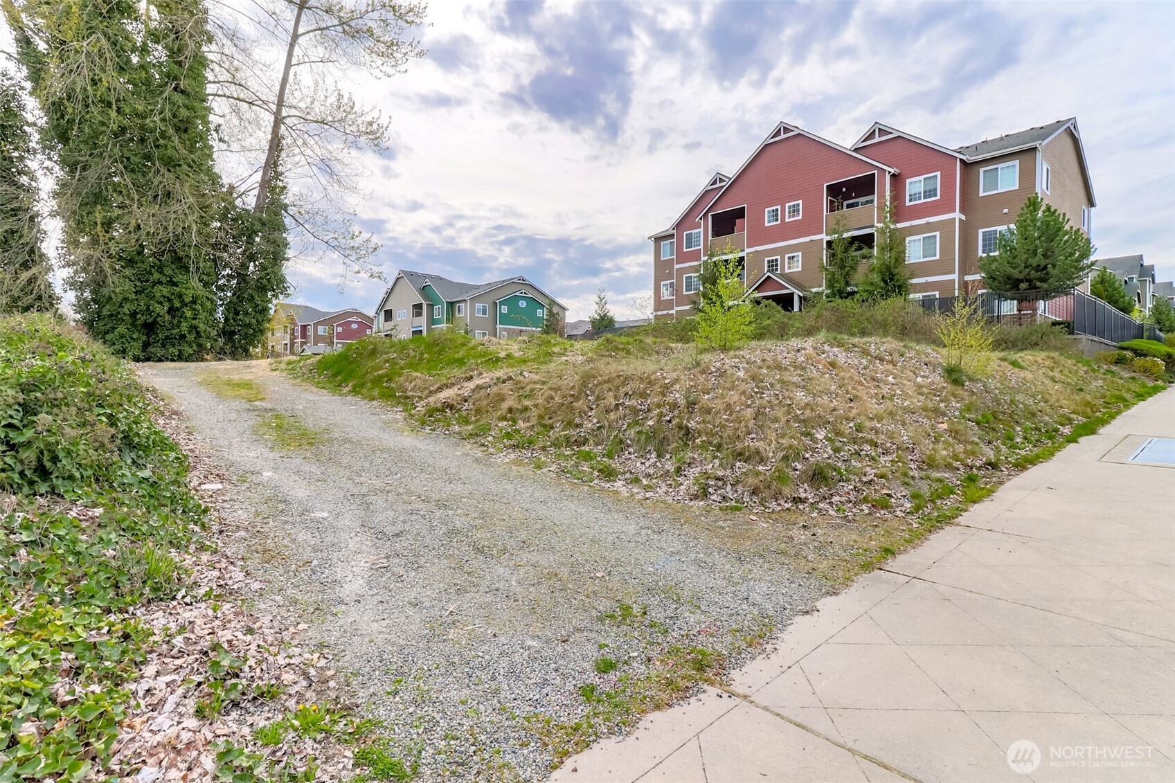 1725 Meridian Avenue Property Photo 3
