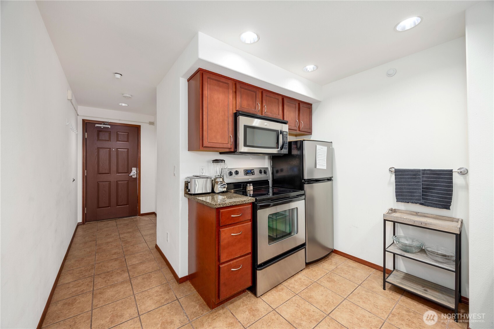 322 W Woodin Avenue 632 Property Photo 7