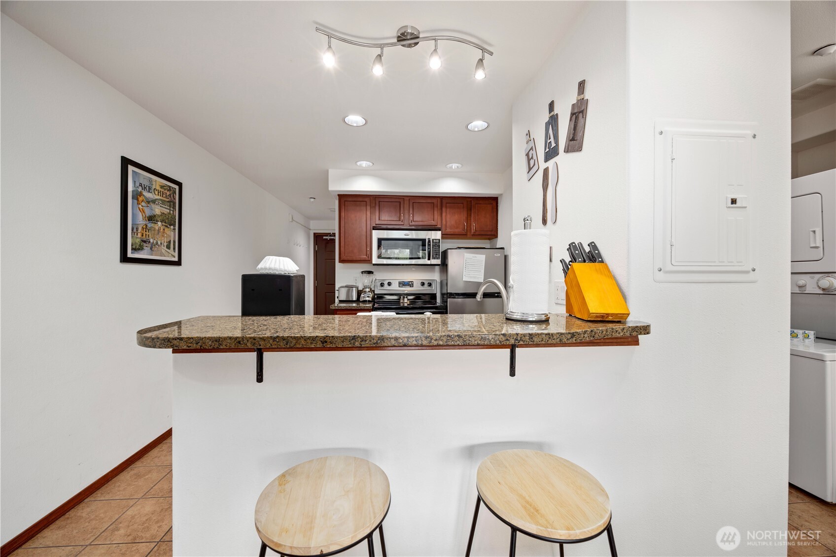 322 W Woodin Avenue 632 Property Photo 8