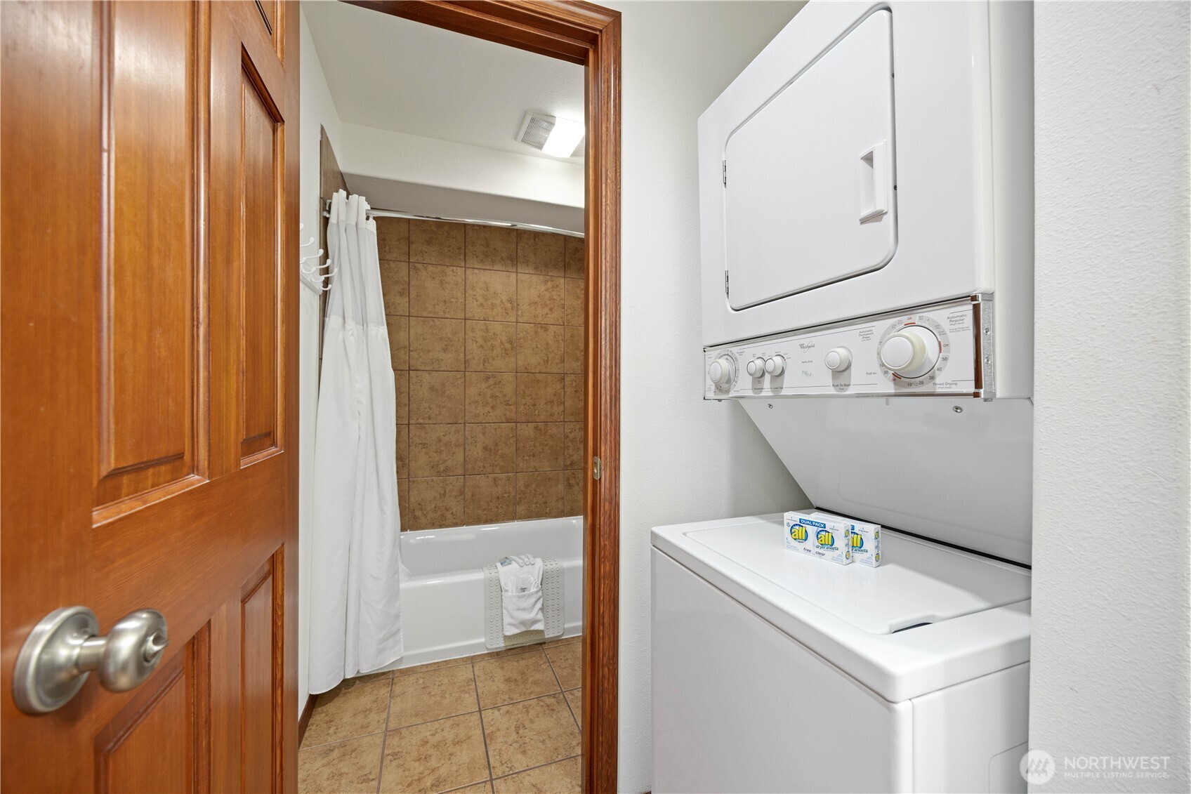 322 W Woodin Avenue 632 Property Photo 10