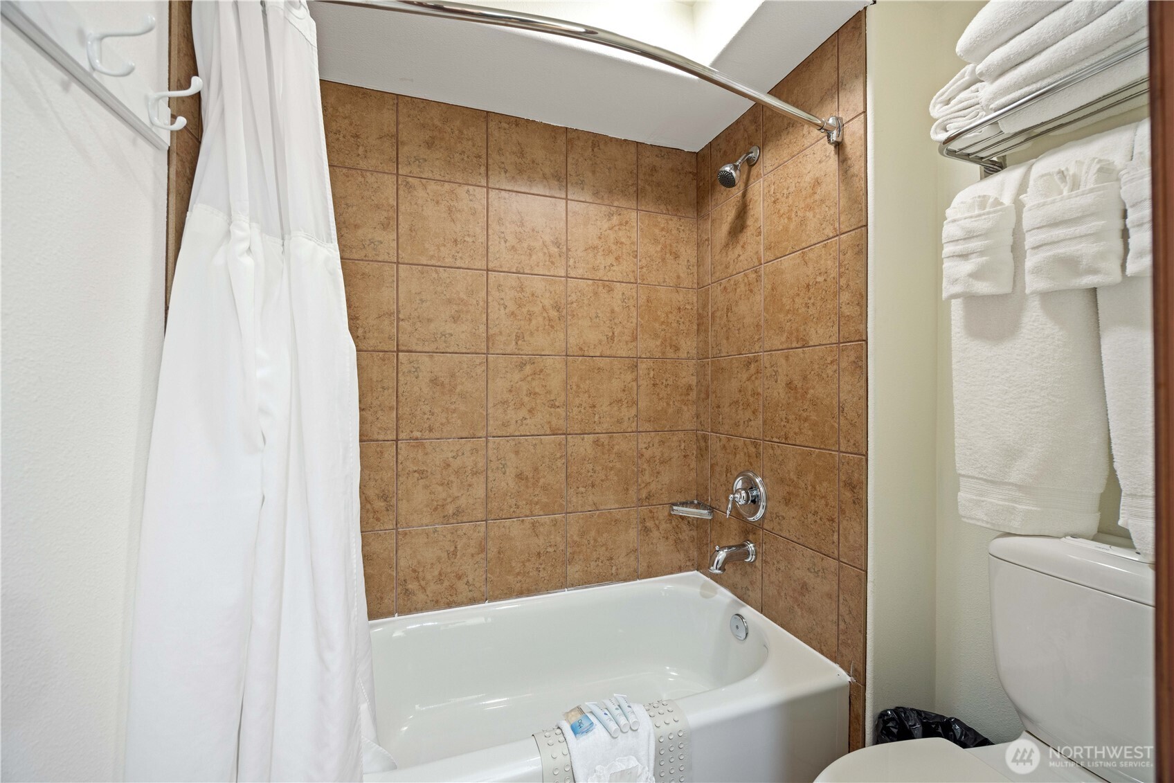 322 W Woodin Avenue 632 Property Photo 11