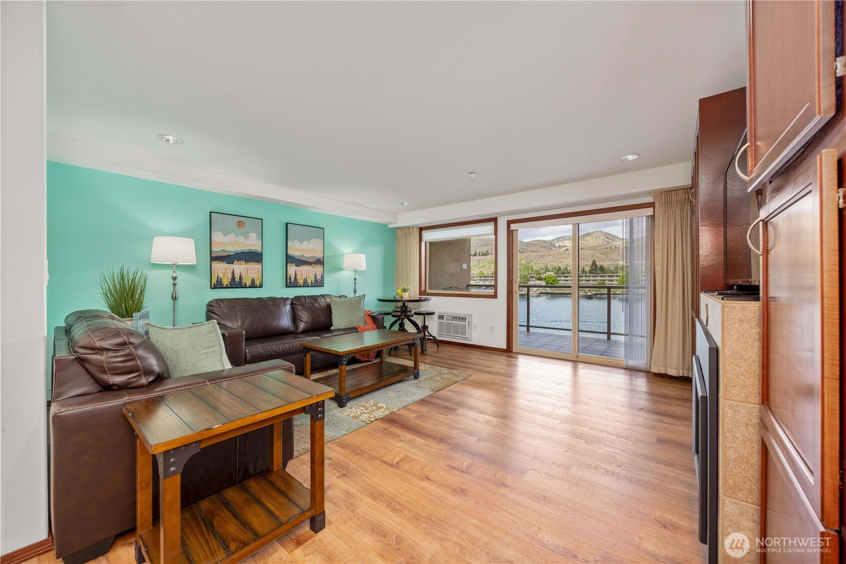 322 W Woodin Avenue 632 Property Photo 12