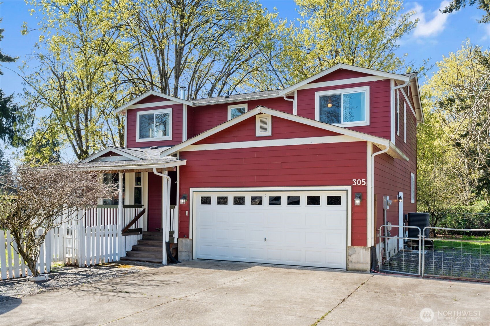 305 Denny Way Property Photo 2