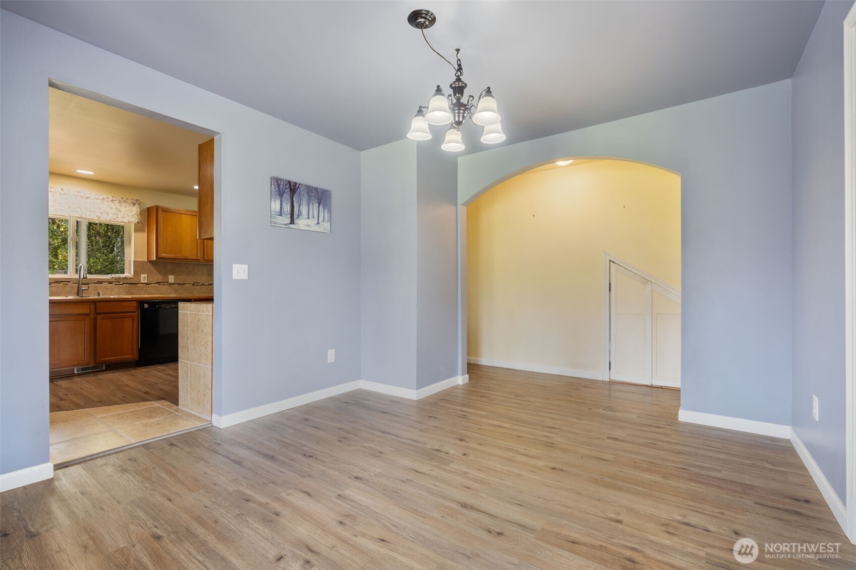 305 Denny Way Property Photo 7