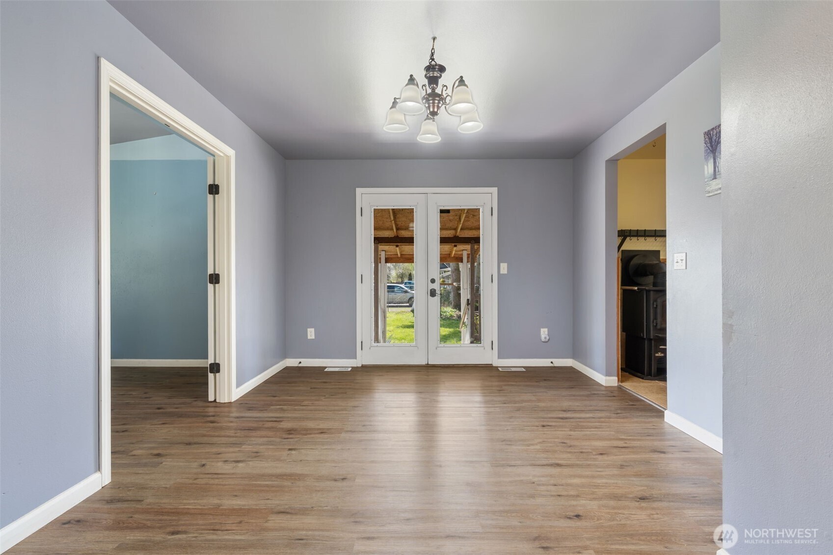 305 Denny Way Property Photo 8