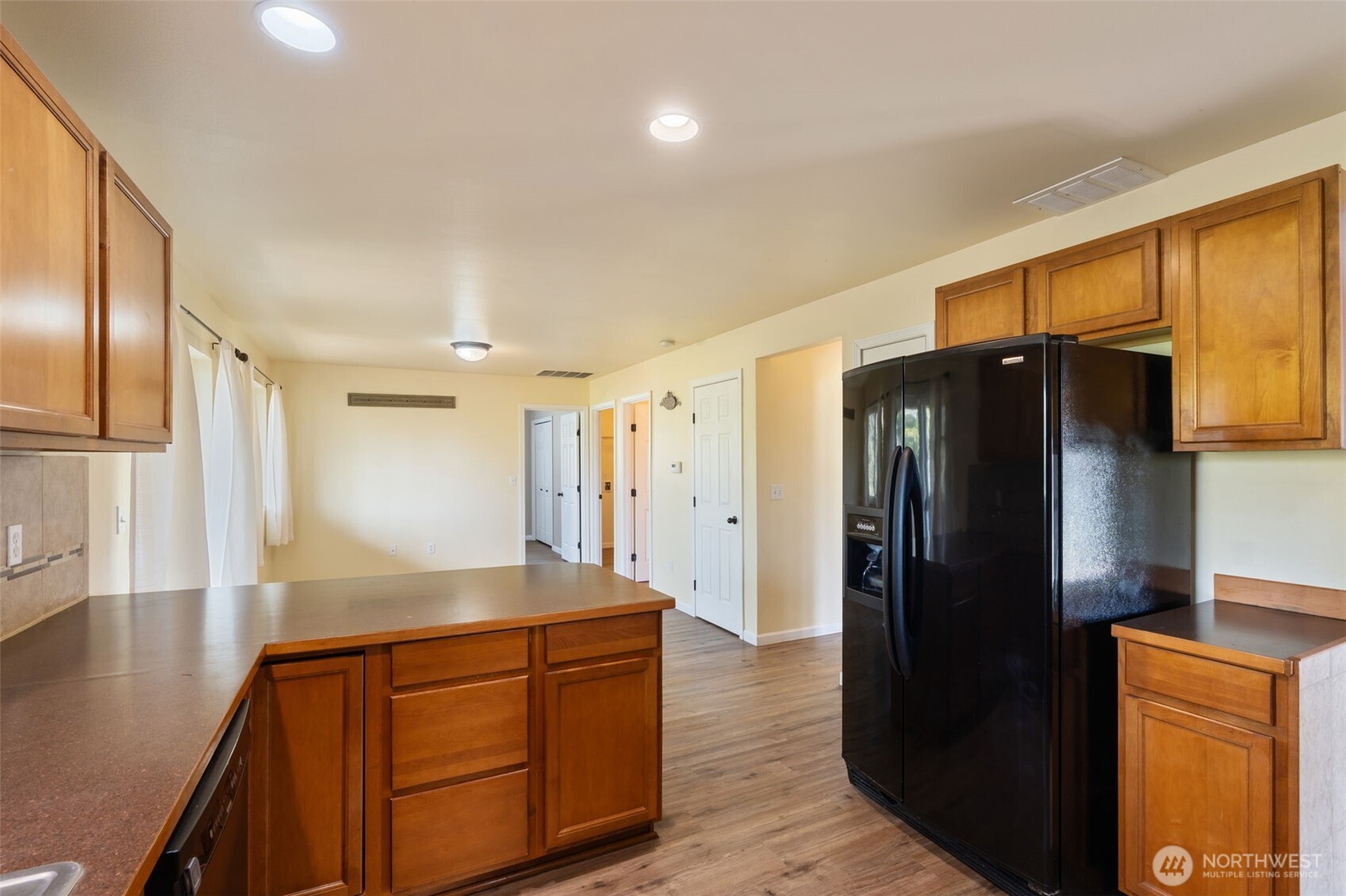305 Denny Way Property Photo 13