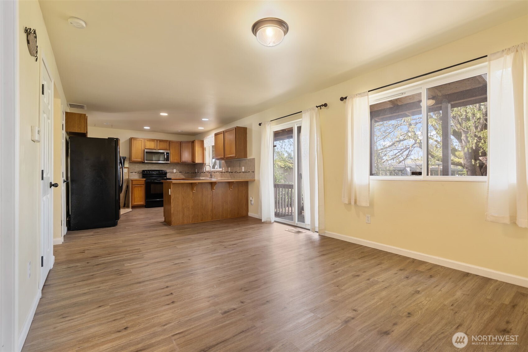 305 Denny Way Property Photo 15