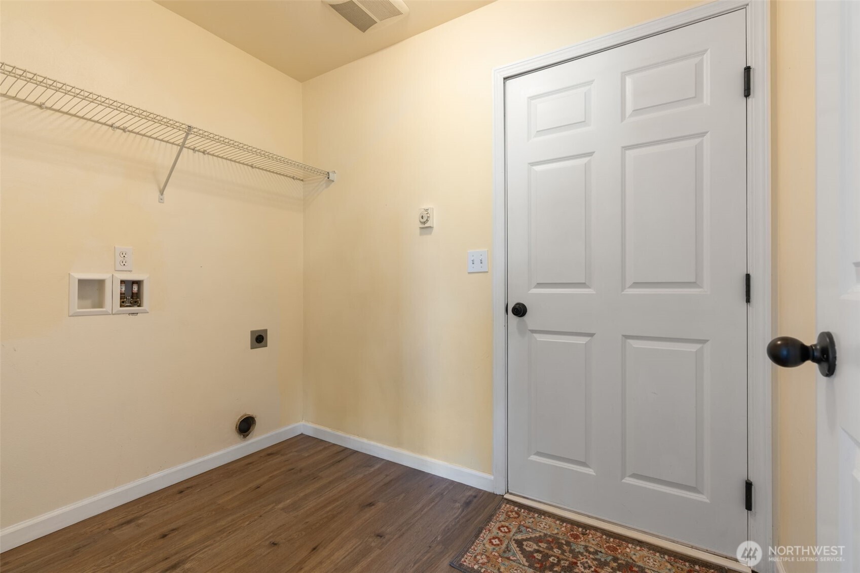 305 Denny Way Property Photo 19