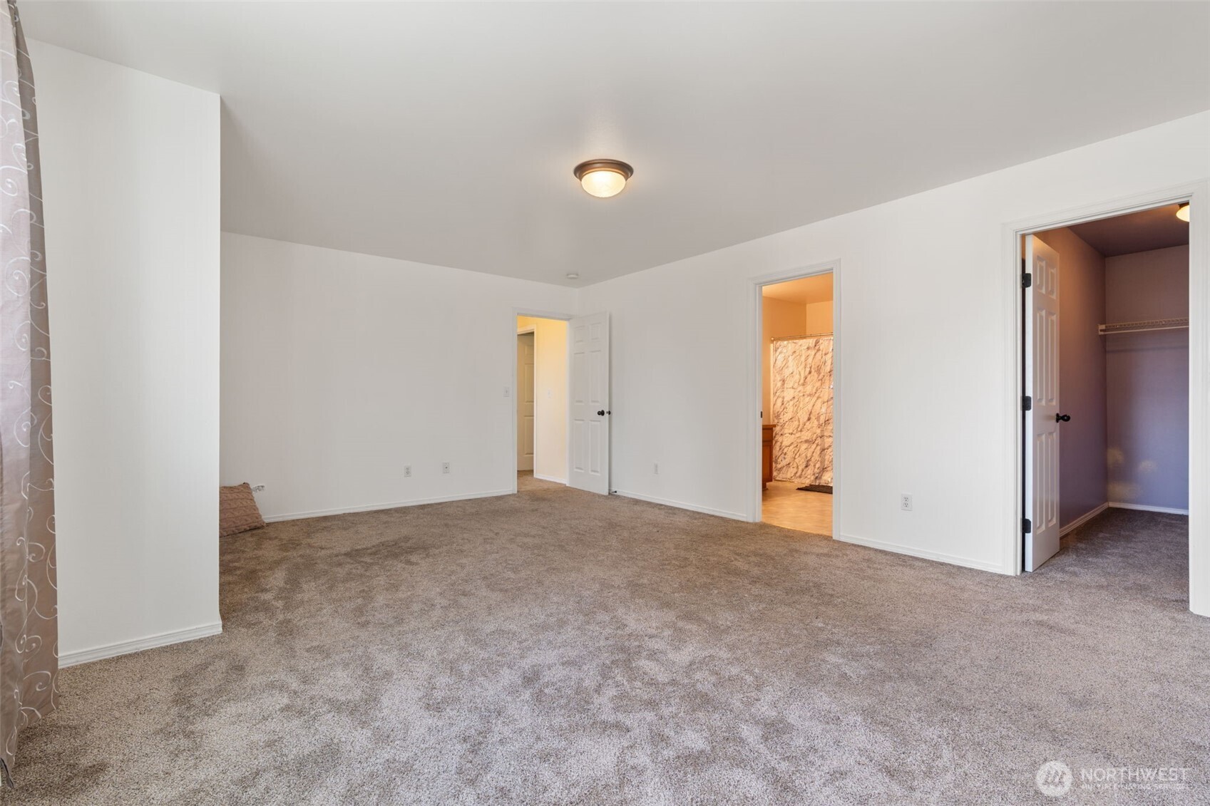305 Denny Way Property Photo 21