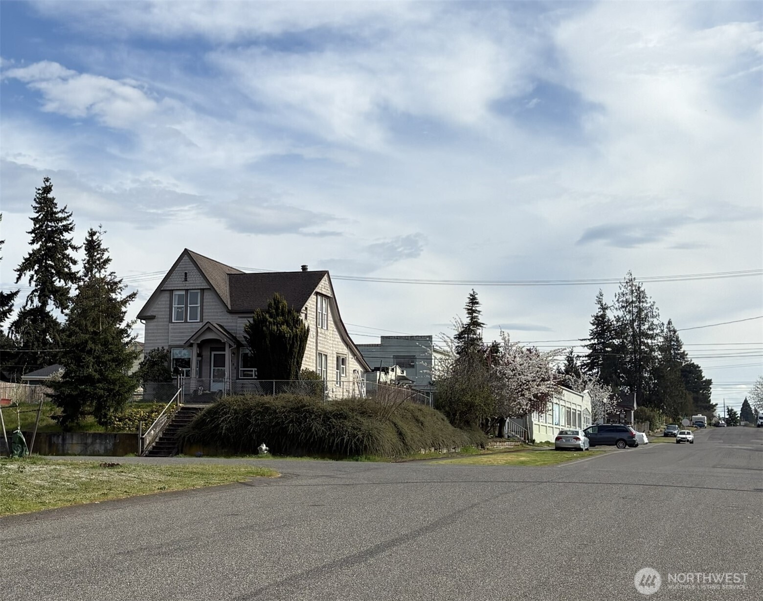 502 E Wright Avenue Property Photo 1