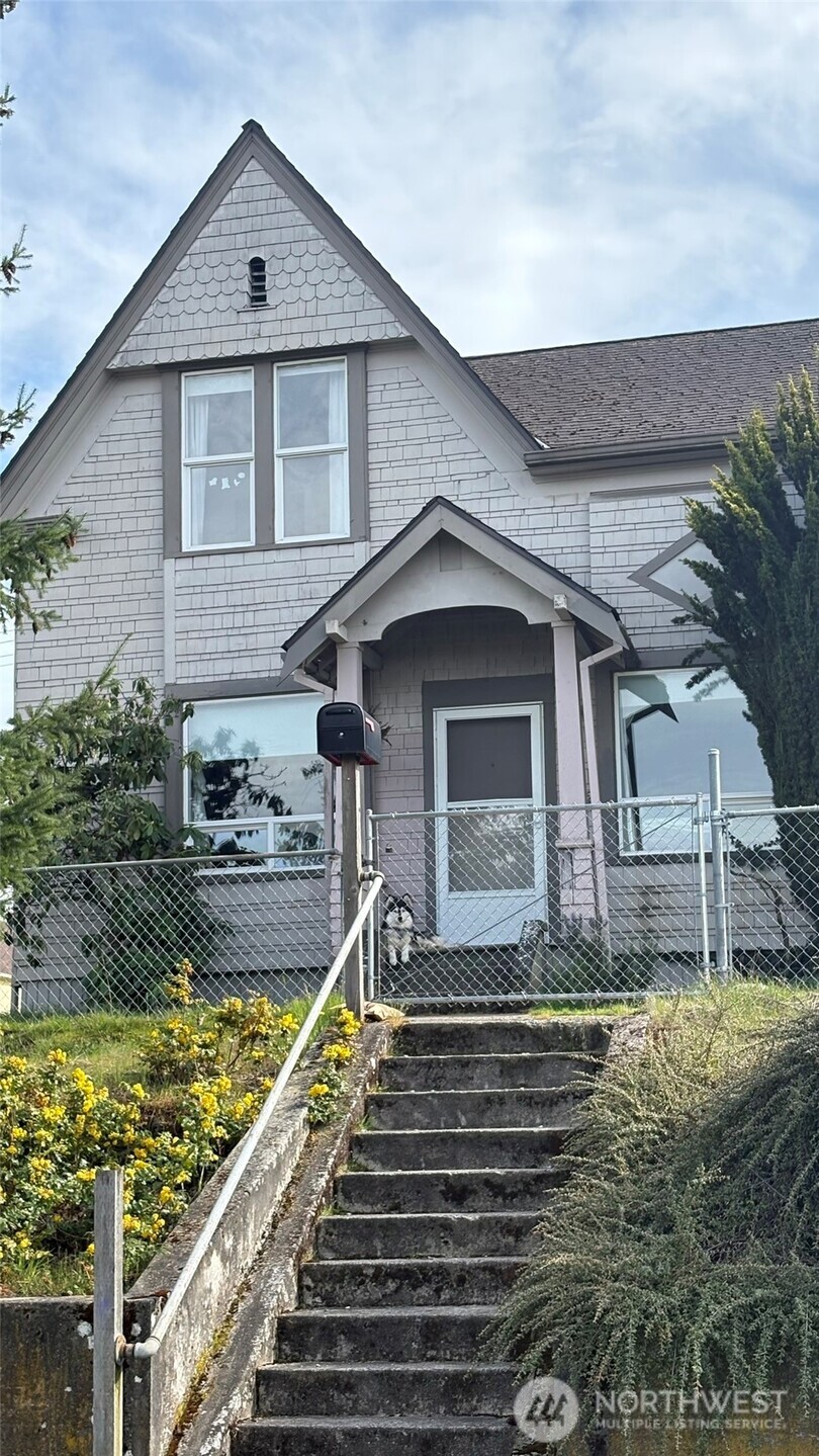 502 E Wright Avenue Property Photo 3