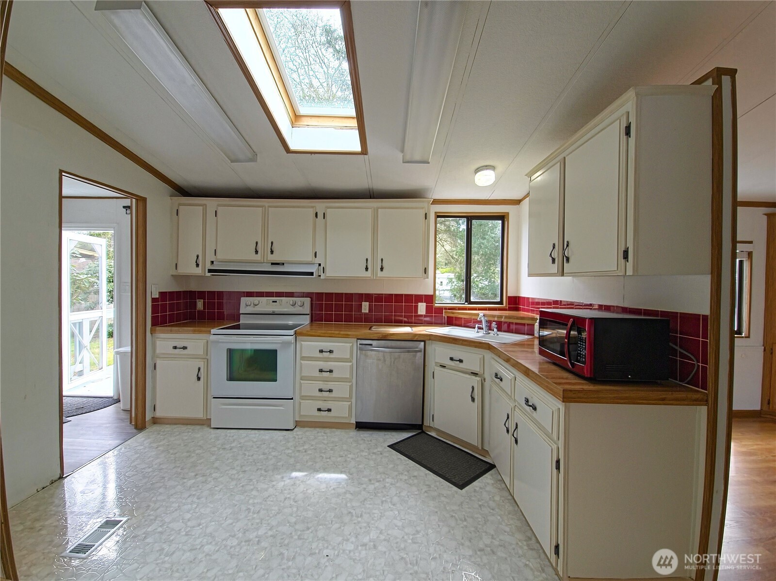 1301 321st Property Photo 10