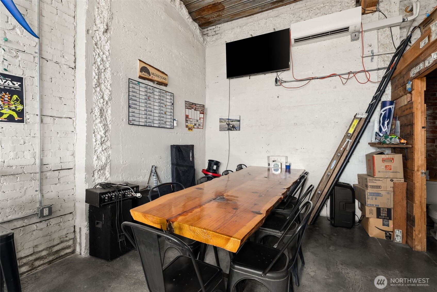 108 E Washington Street Property Photo 18