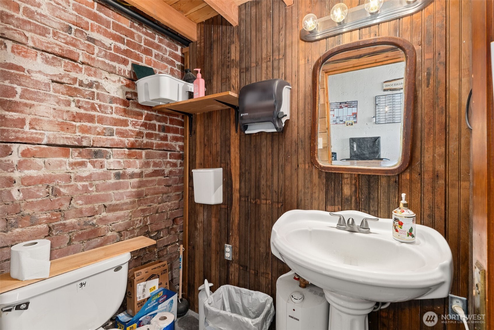 108 E Washington Street Property Photo 19