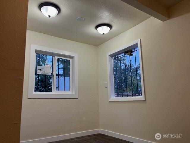 12524 Addison Street Property Photo 6