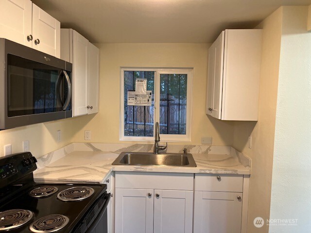 12524 Addison Street Property Photo 8