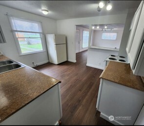 12524 Addison Street Property Photo 13