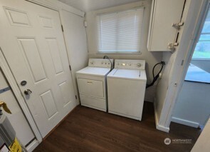 12524 Addison Street Property Photo 15