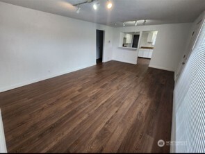 12524 Addison Street Property Photo 17