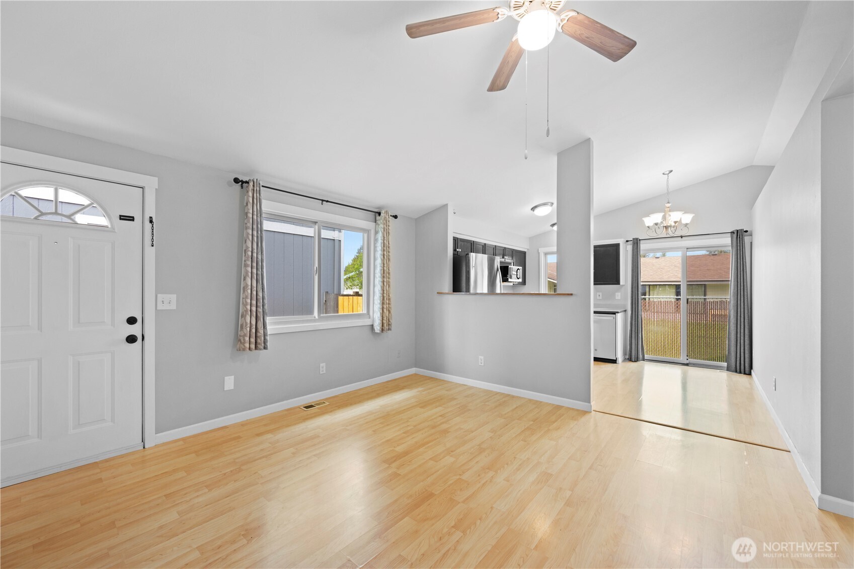 709 Lois Lane Property Photo 3