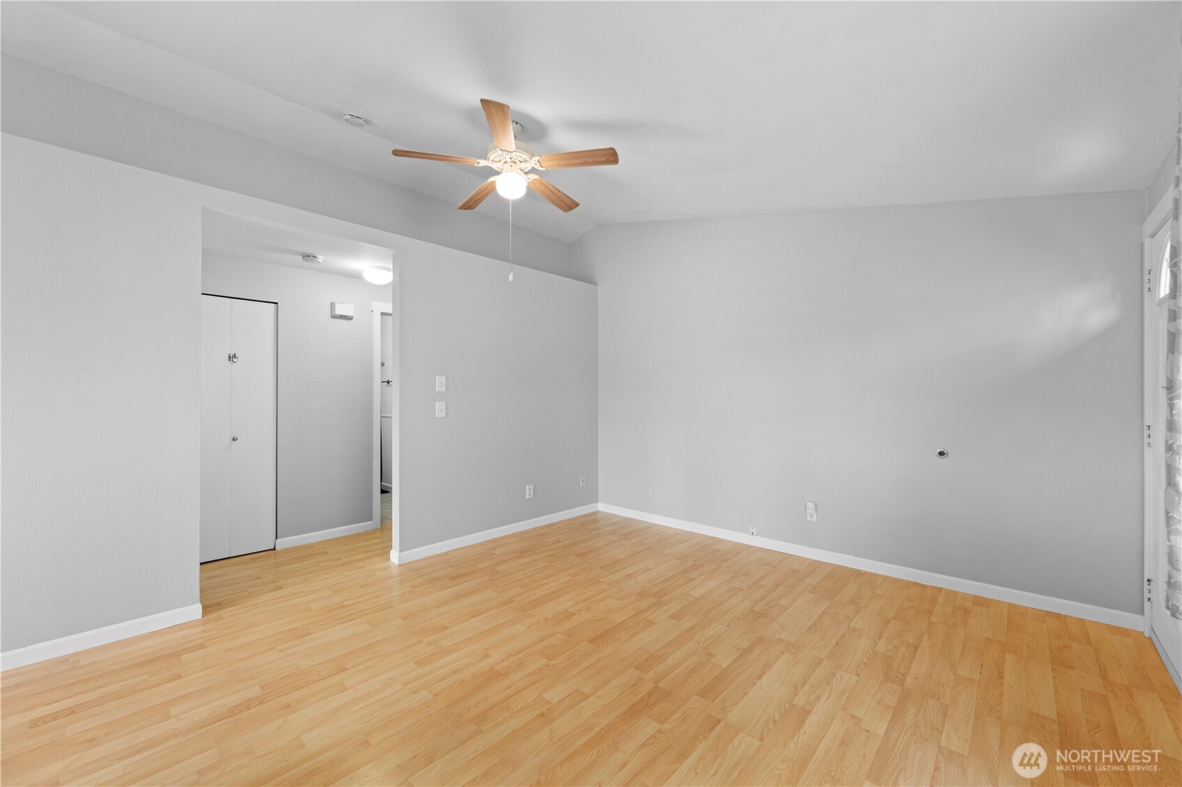 709 Lois Lane Property Photo 5
