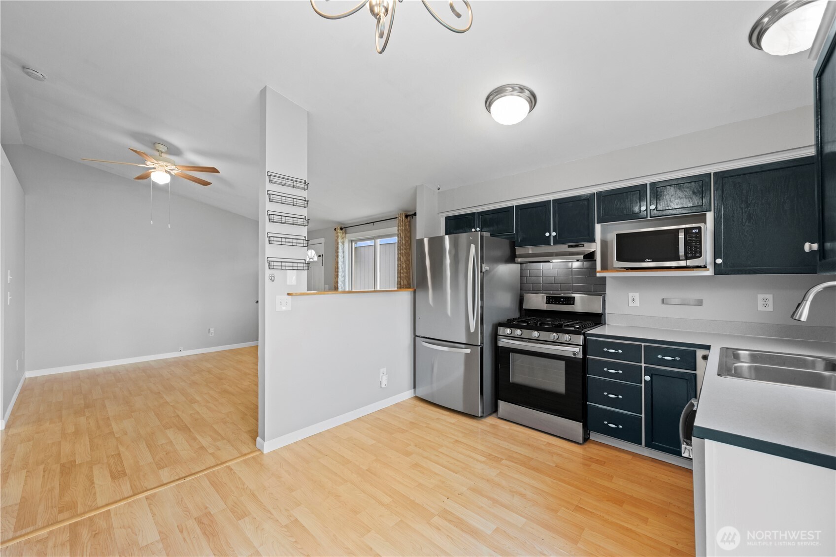 709 Lois Lane Property Photo 6