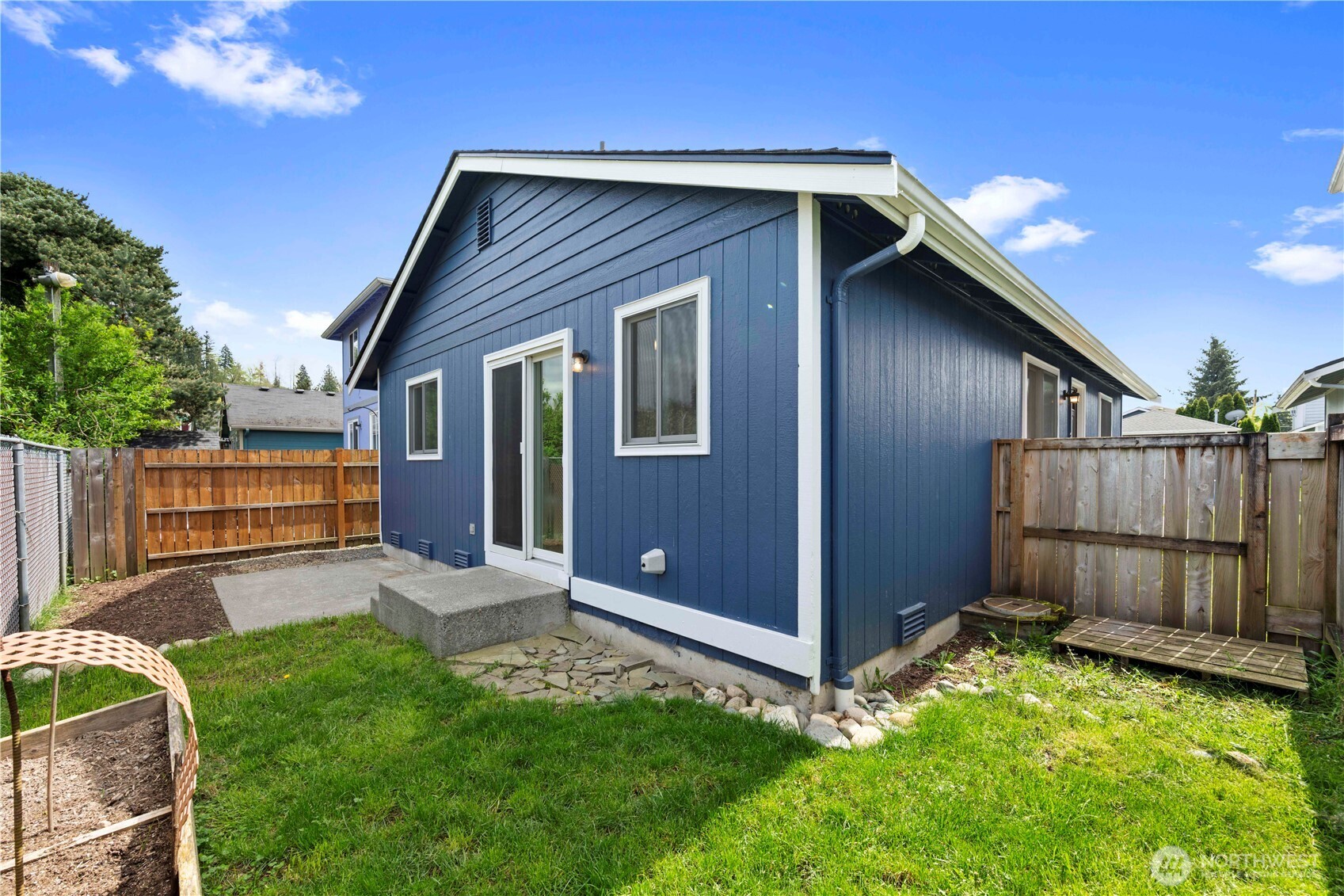 709 Lois Lane Property Photo 16