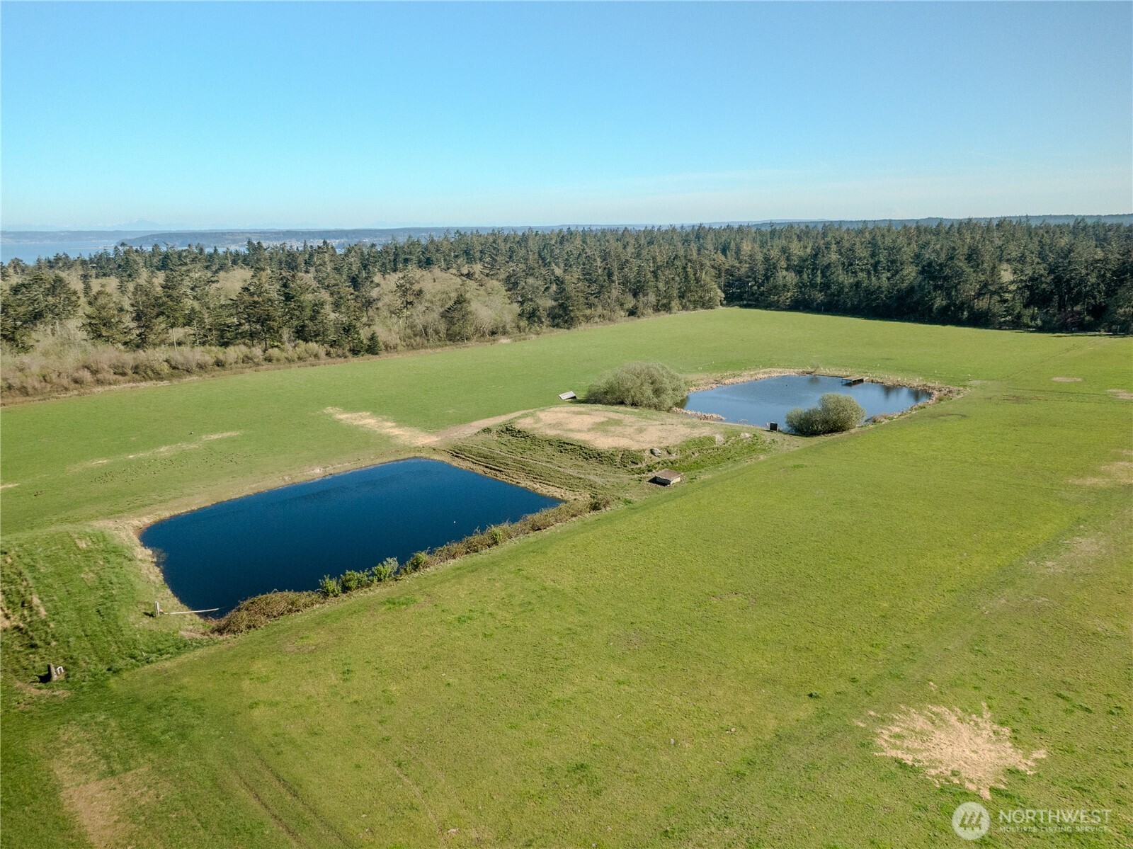 886 North West Beach Road Property Photo 13