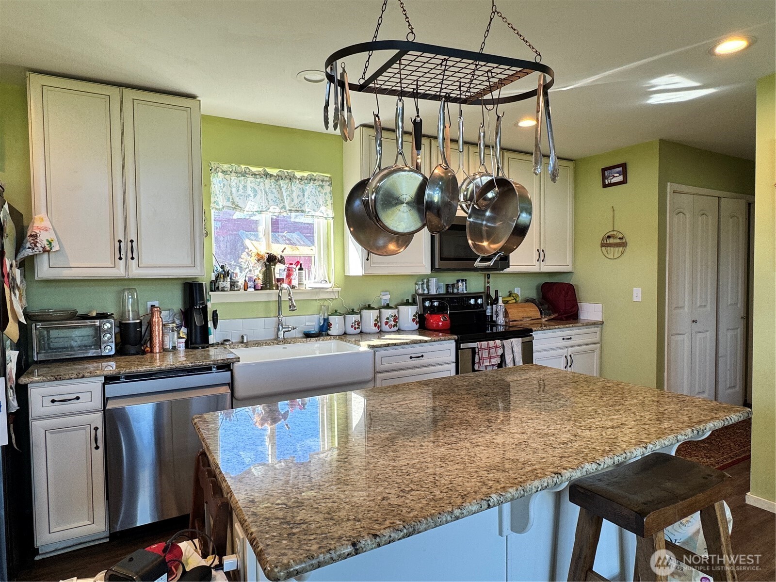 886 North West Beach Road Property Photo 33