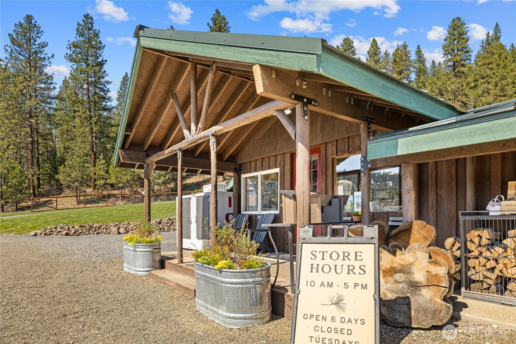 10692 Teanaway Road Property Photo 1