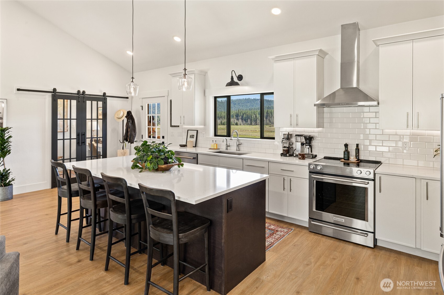 10692 Teanaway Road Property Photo 13