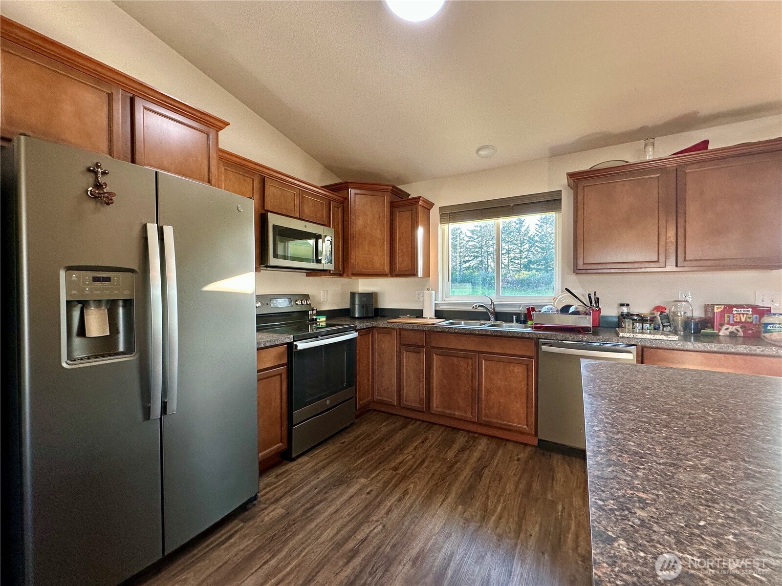 22 Shorthorn Property Photo 8