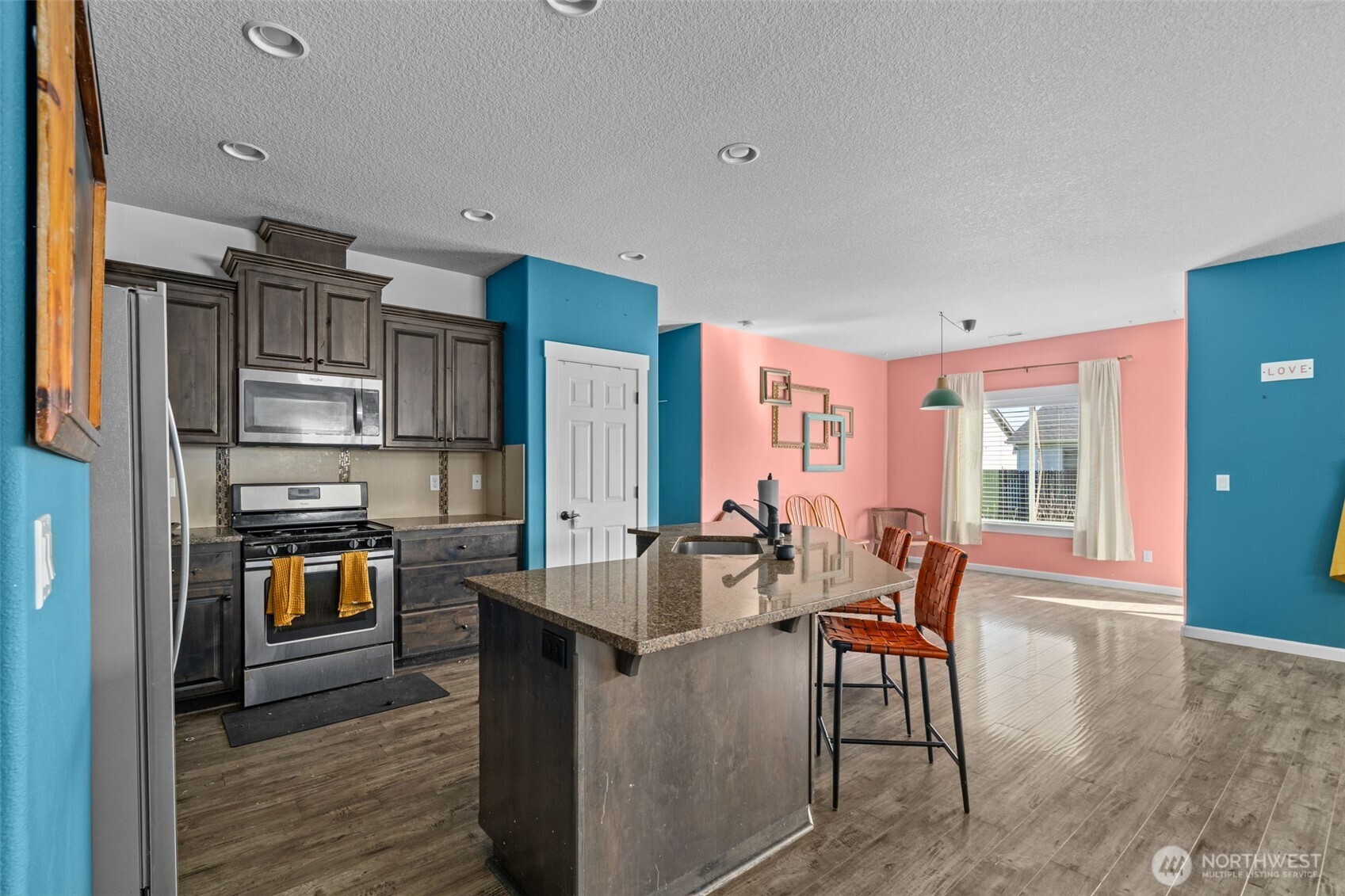 123 Zephyr Drive Property Photo 3