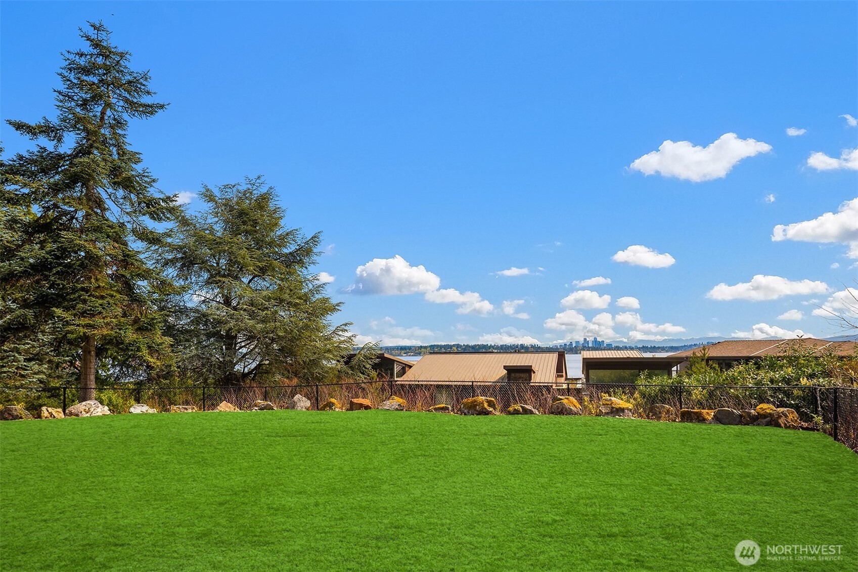 2506100 Property Photo 2
