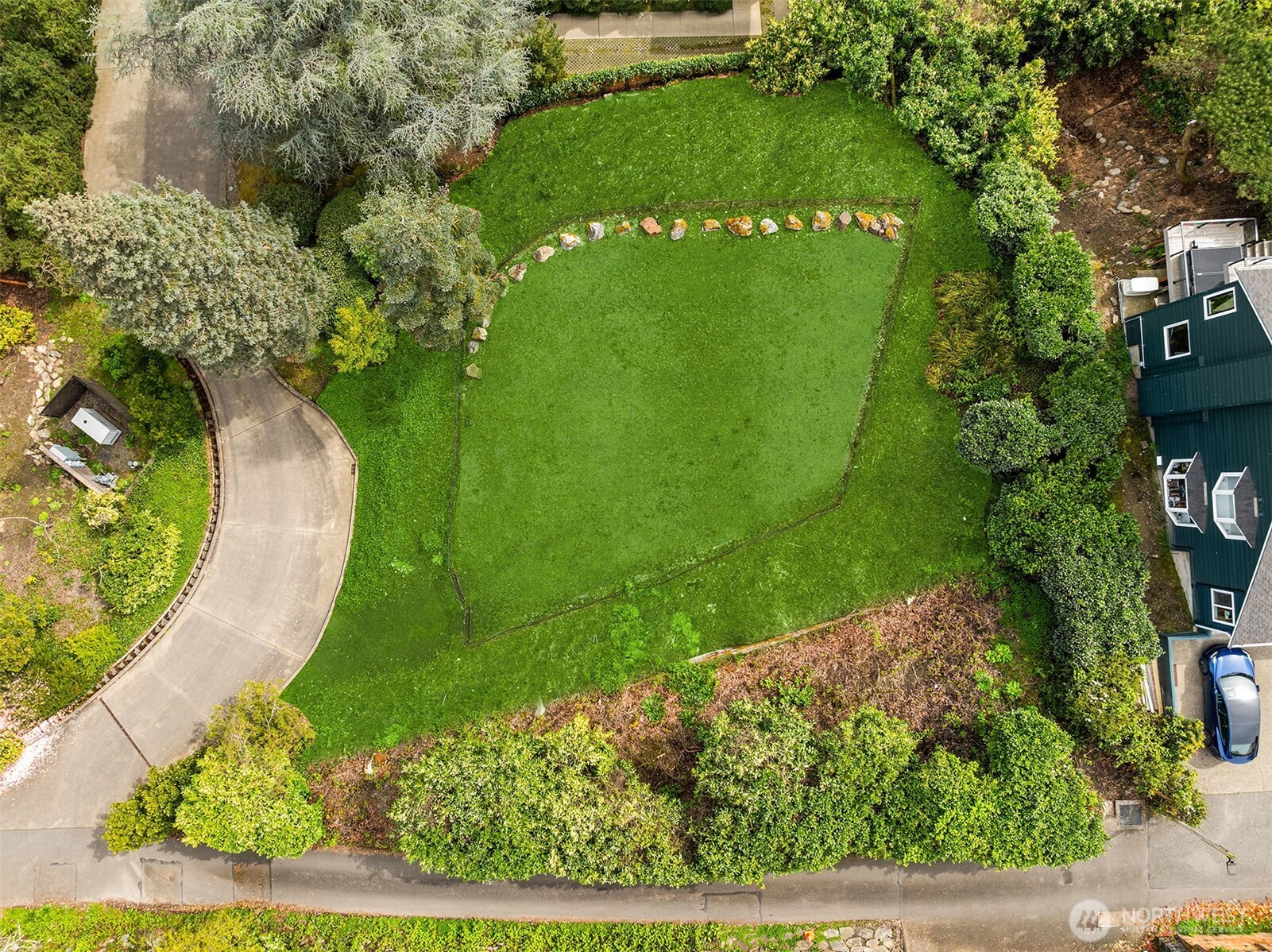 2506100 Property Photo 5