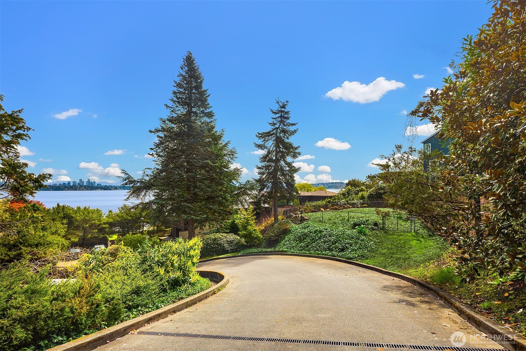 2506100 Property Photo 6