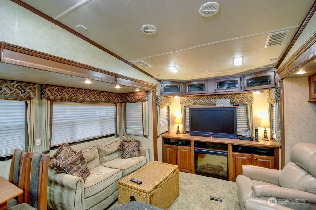 245 Schinn Canyon Court Property Photo 9