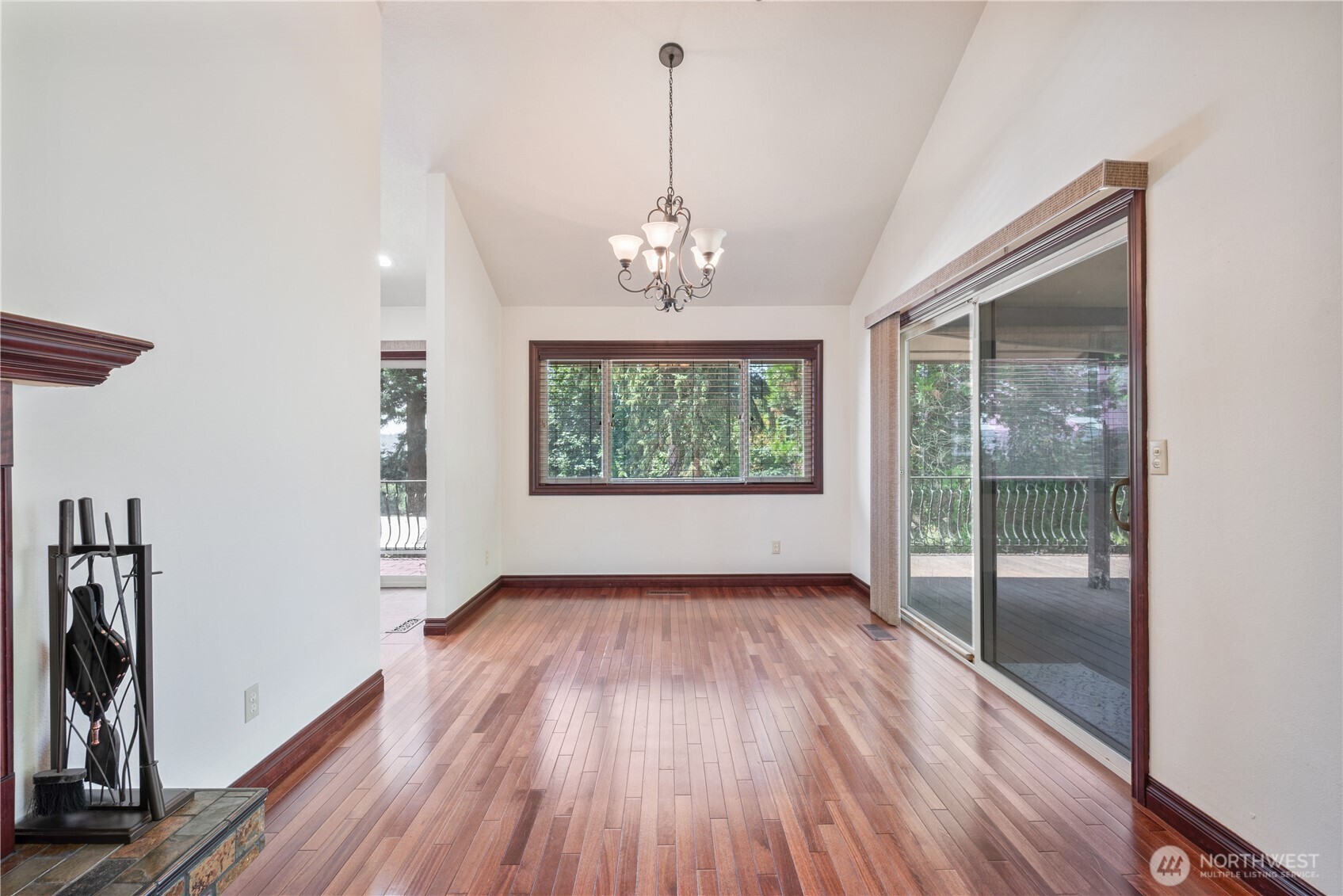 13 Judith Place Property Photo 8