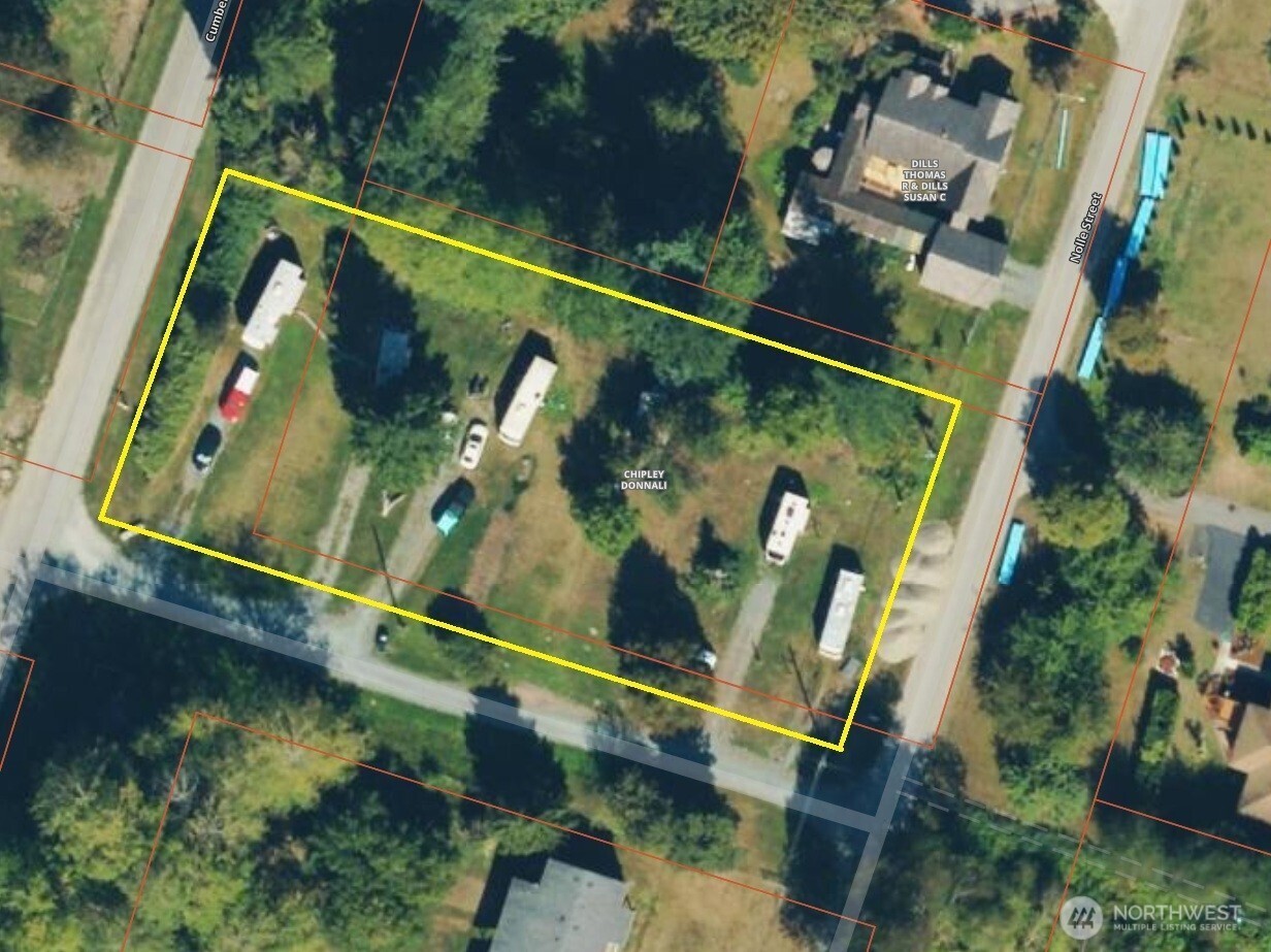 320 Elm Street Property Photo 4